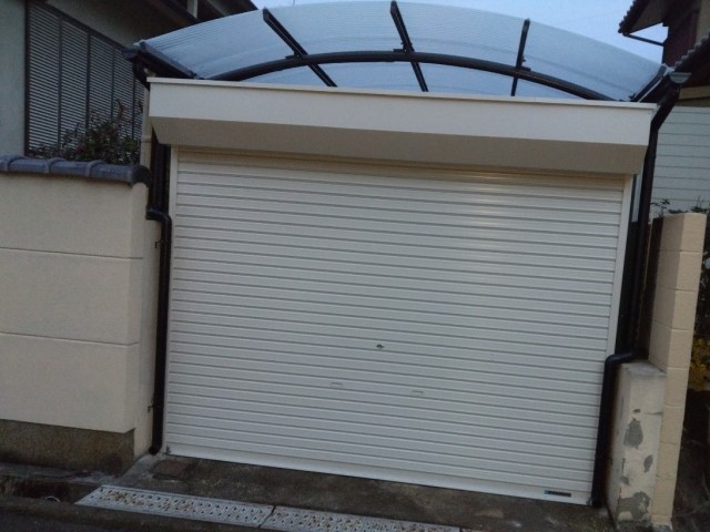 ガレージ　雨樋設置完了